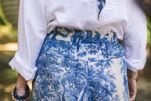 Load image into Gallery viewer, ARTISTS CROPPED PANT - LET THE LIGHT IN DELFT PRINT