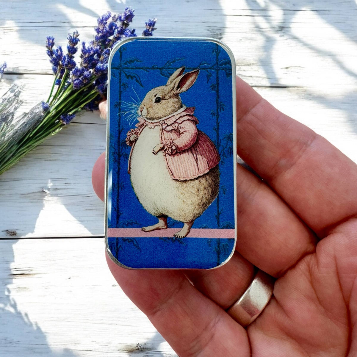LADY BUNBURY NOTIONS TIN - 2 SIZES