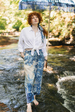Load image into Gallery viewer, ARTISTS CROPPED PANT - LET THE LIGHT IN DELFT PRINT