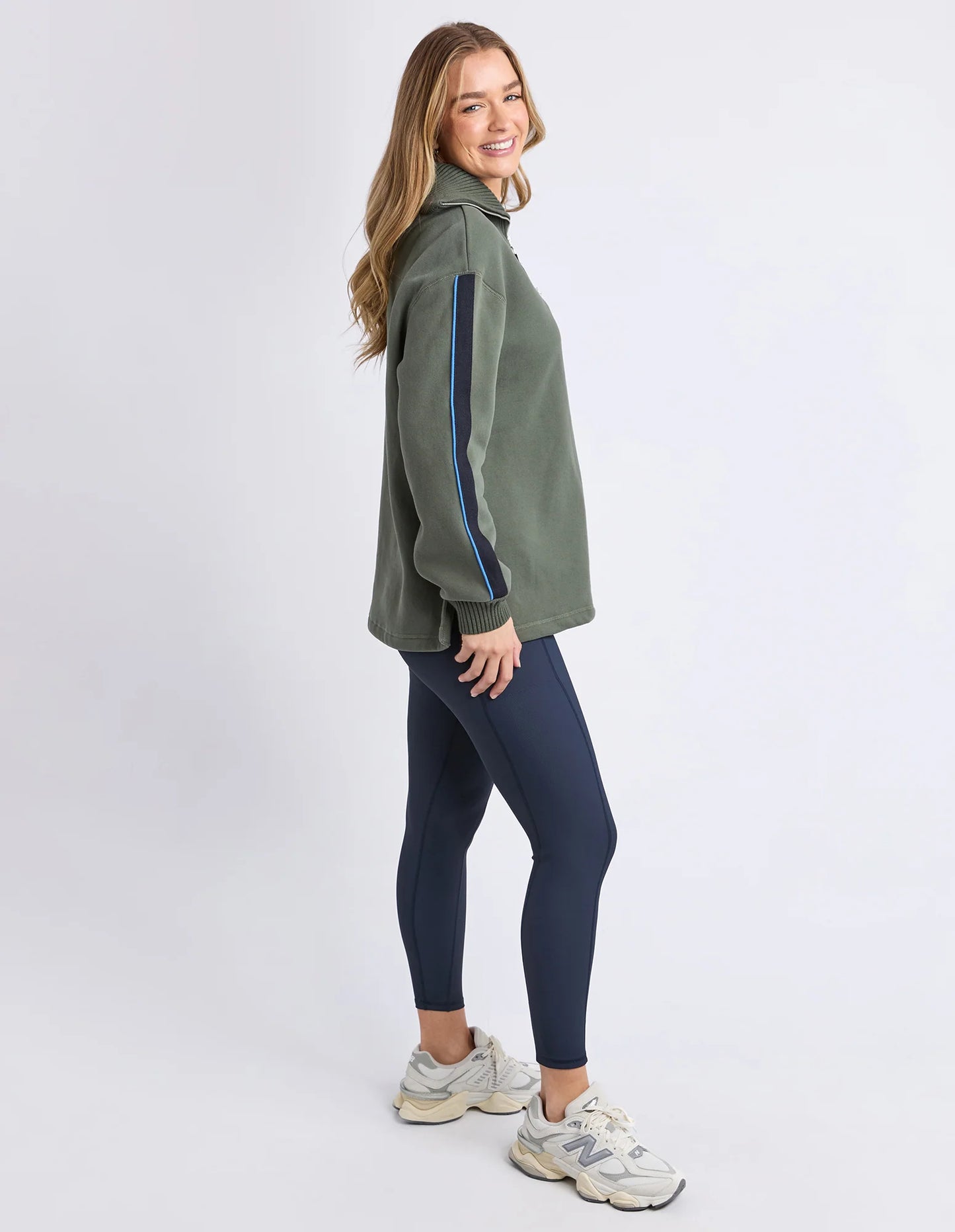 KNIT COLLAR CREW - KHAKI