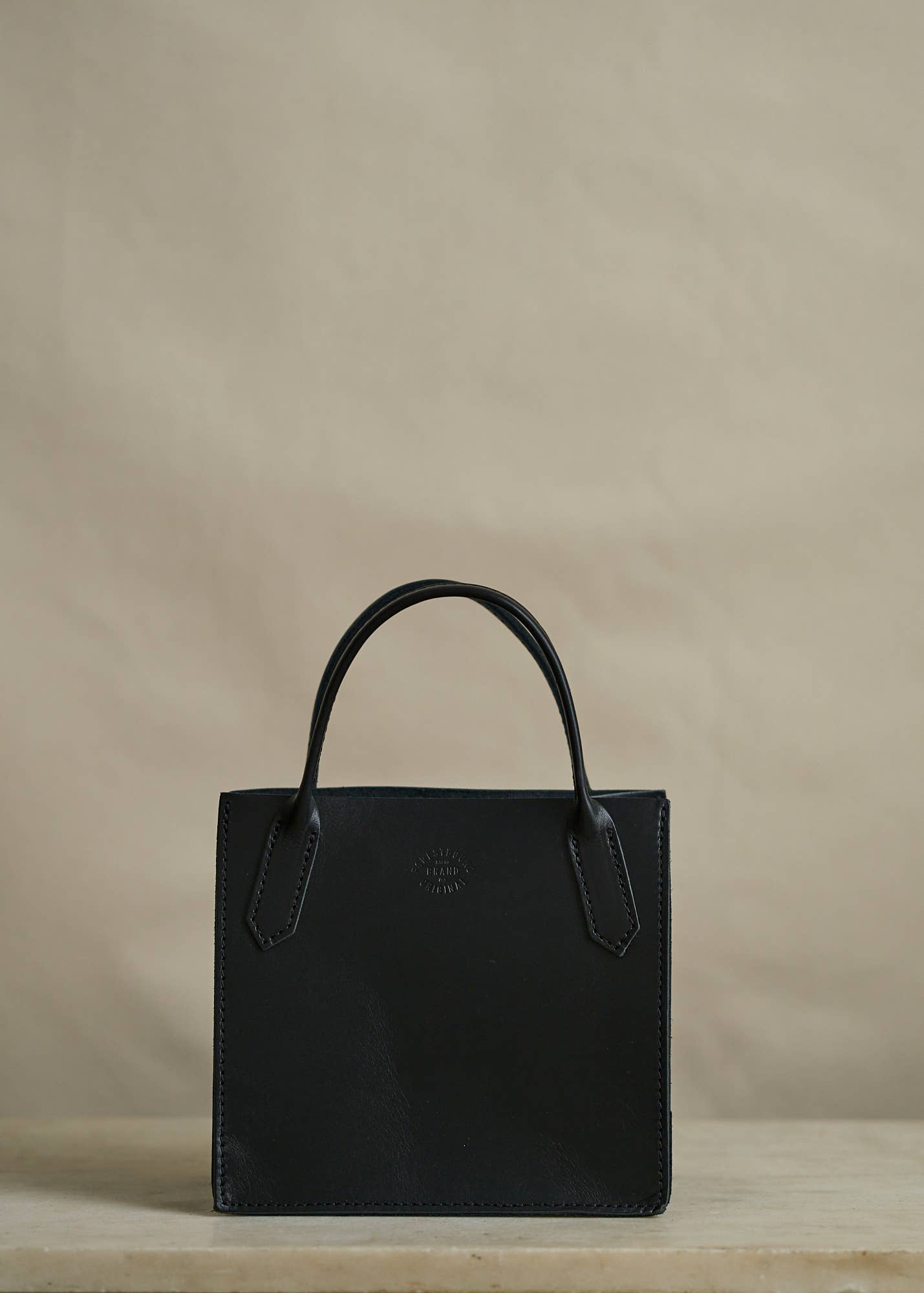LEATHER DOCK BAG - PETITE BLACK LATIGO