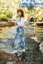 Load image into Gallery viewer, ARTISTS CROPPED PANT - LET THE LIGHT IN DELFT PRINT