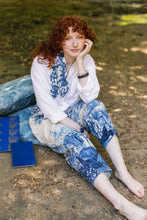 Load image into Gallery viewer, ARTISTS CROPPED PANT - LET THE LIGHT IN DELFT PRINT