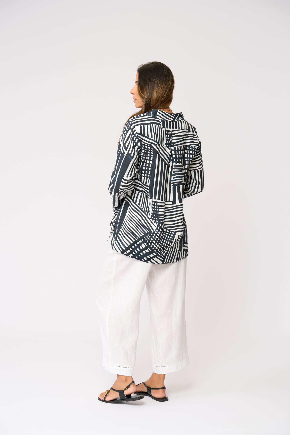 A-MUSING SHIRT - OUTLINE