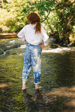 Load image into Gallery viewer, ARTISTS CROPPED PANT - LET THE LIGHT IN DELFT PRINT