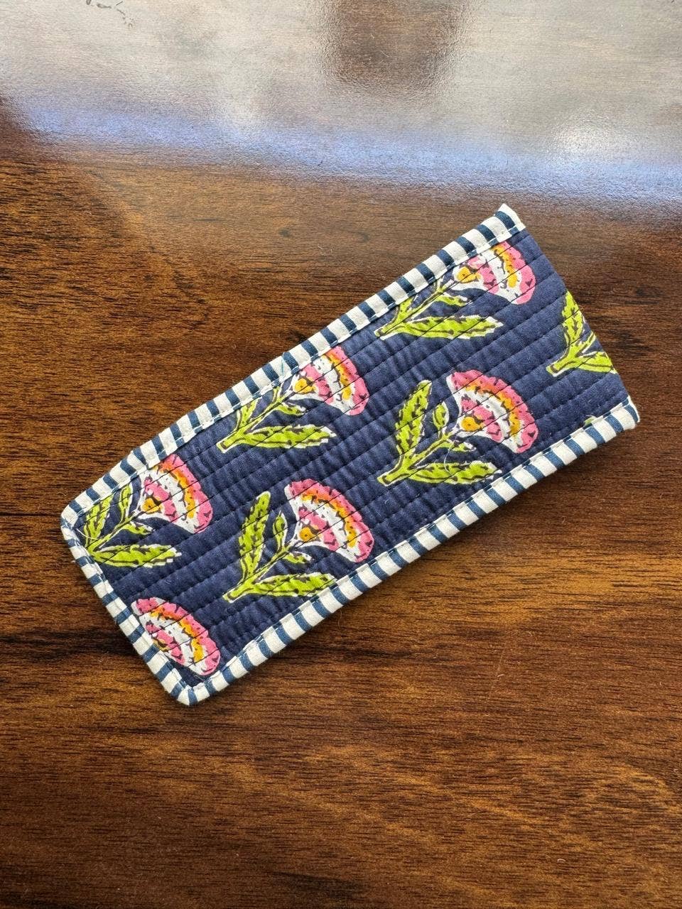 QUILTED COTTON GLASSES CASE - NAVY