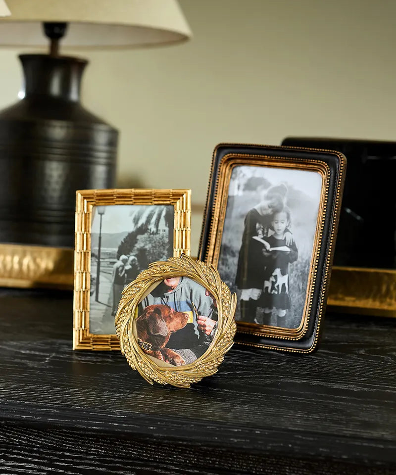 BEADED PHOTO FRAME BLACK - 4x6”