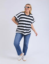 Load image into Gallery viewer, MCKINLEY TEE - NAVY