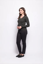Load image into Gallery viewer, THE CHALLENGER SWEATER