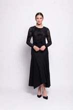 Load image into Gallery viewer, WOOL THE WORLD SKIRT - BLACK