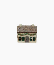 Load image into Gallery viewer, CHRISTMAS TEA LIGHT COTTAGE WITH SWAG