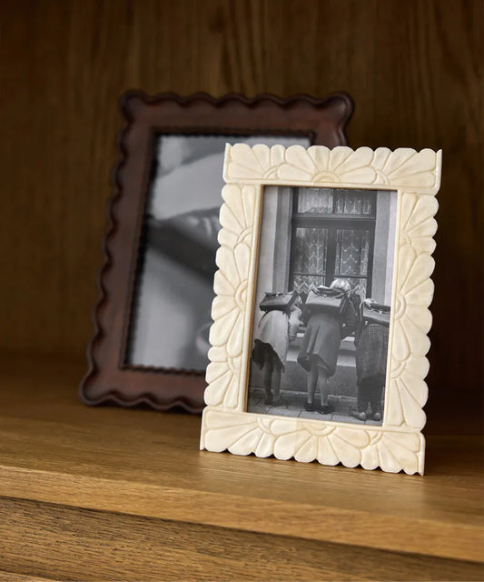 ARIA CARVED FRAME