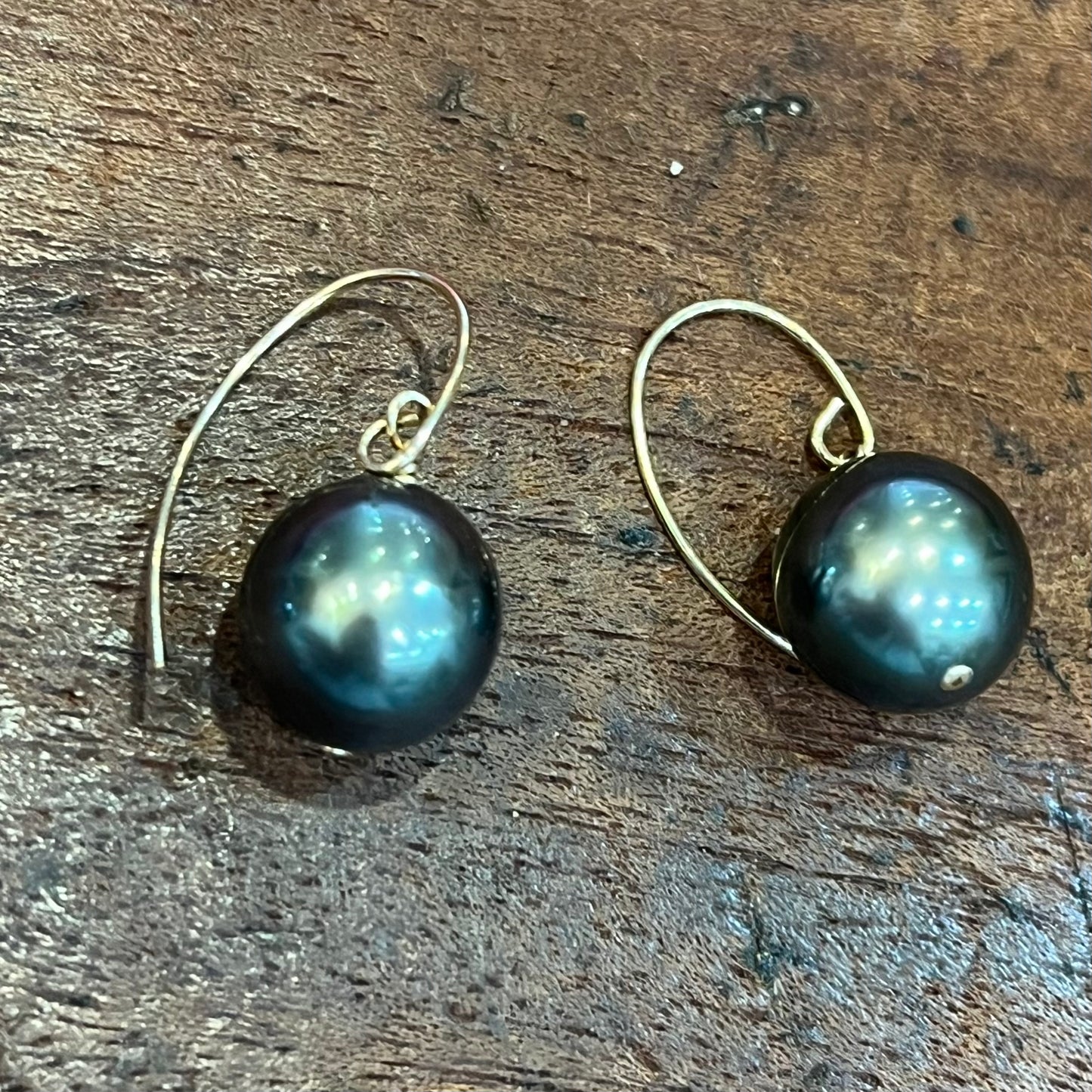 TAHITIAN PEARL EARRINGS WITH 9CT GOLD HOOK