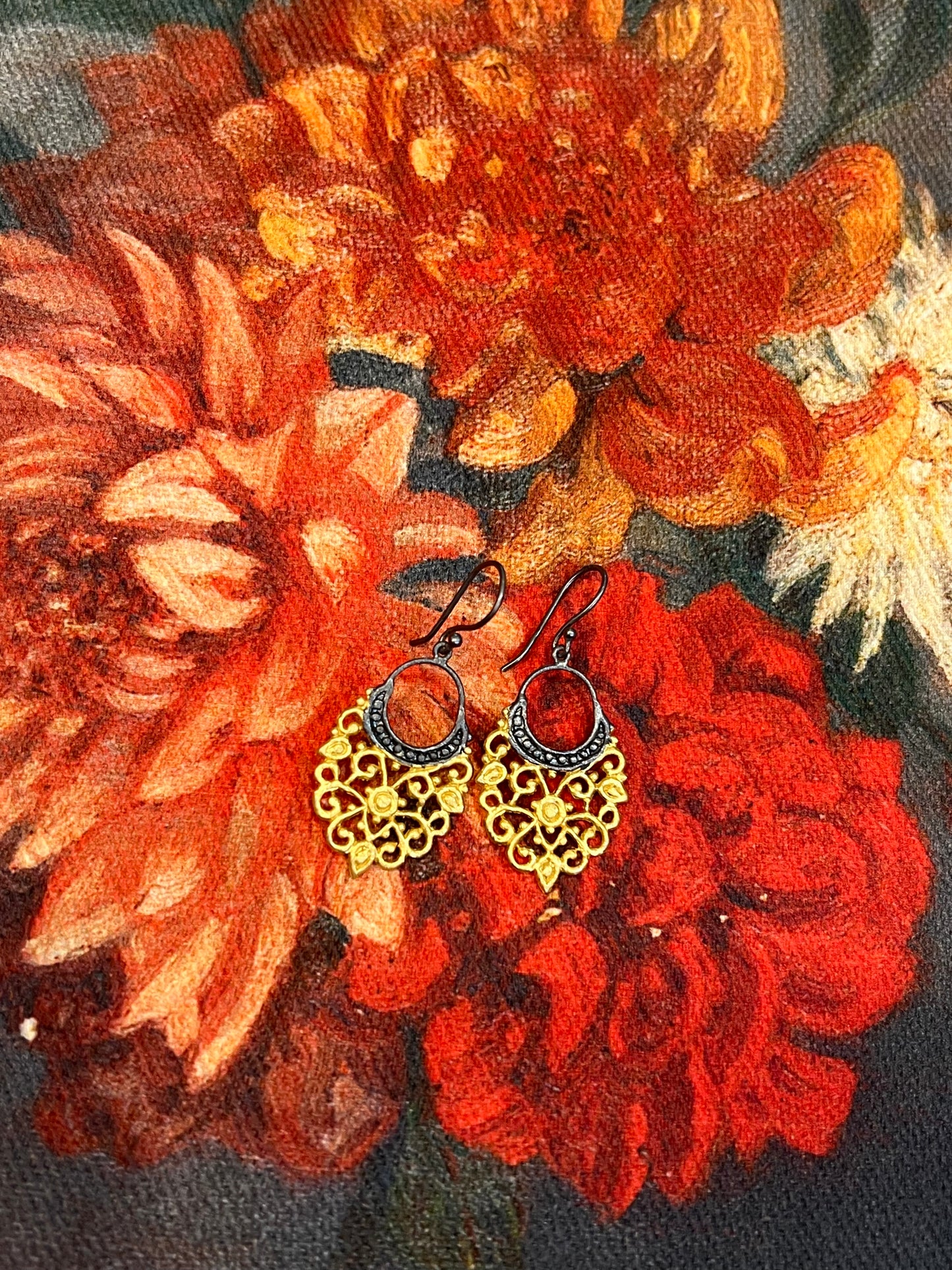 MEHNDI EARRING - GOLD PLATED & OXIDIZED