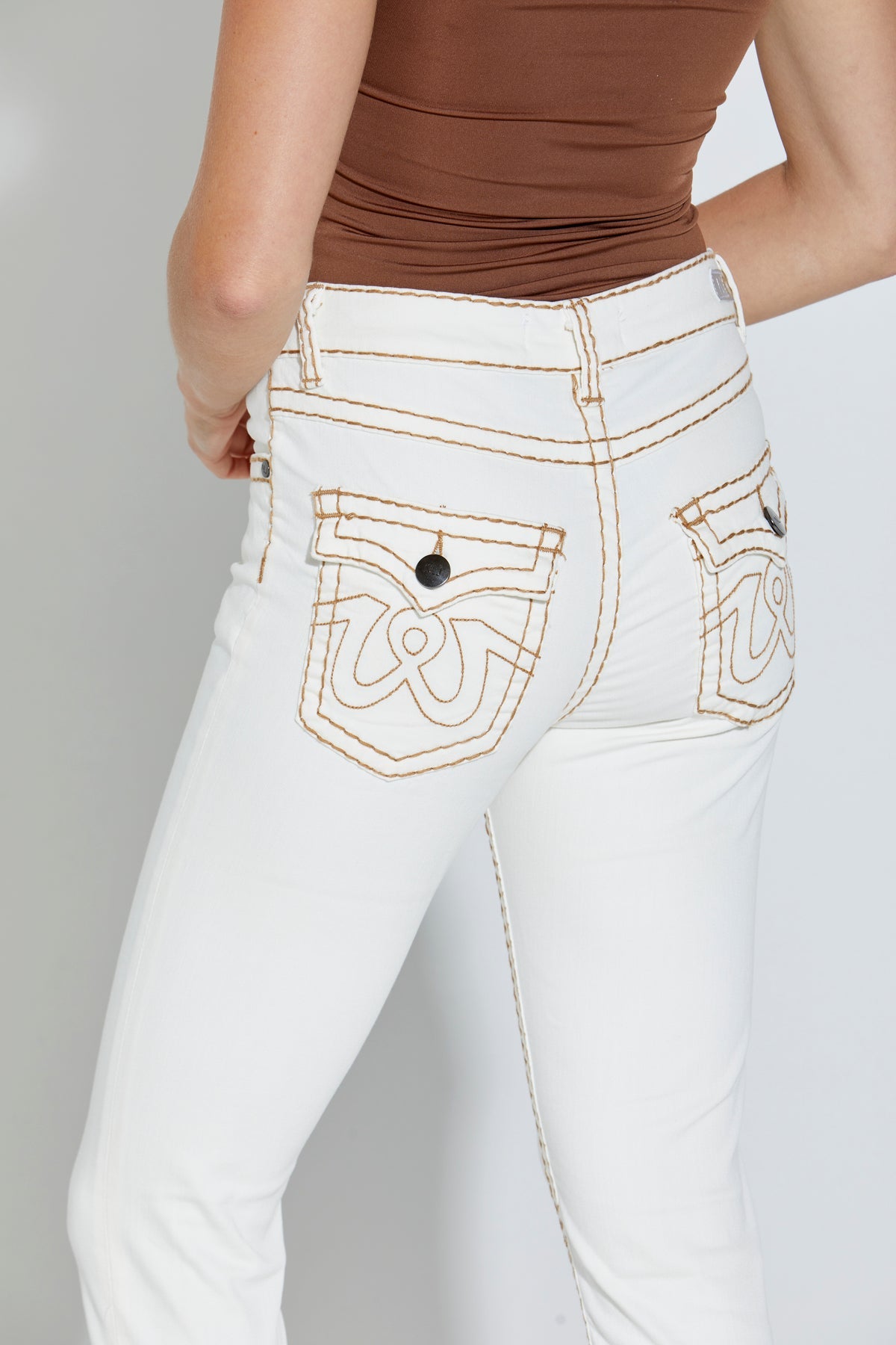 CHELSEA JEANS - MILK TAN STITCH