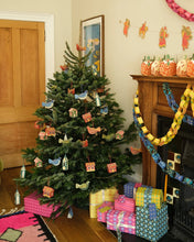 Load image into Gallery viewer, SCOTTISH BOTHY ORNAMENT