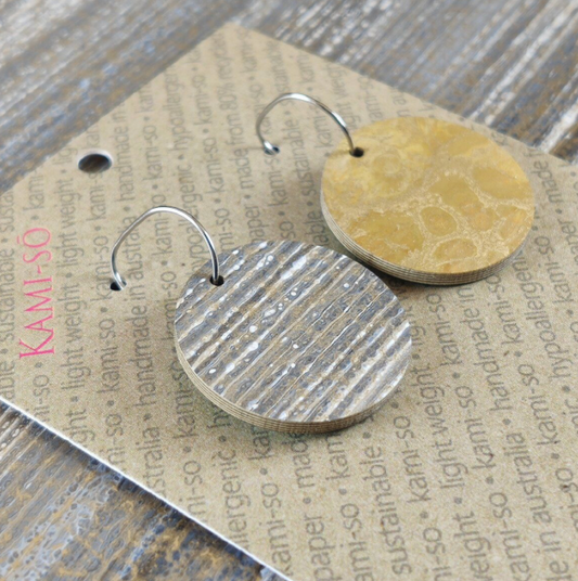 REVERSIBLE CIRCLE RECYCLED PAPER EARRINGS - GREY & GOLD LATTE