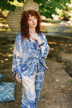 Load image into Gallery viewer, ARTISTS CROPPED PANT - LET THE LIGHT IN DELFT PRINT