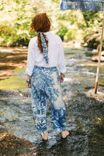 Load image into Gallery viewer, ARTISTS CROPPED PANT - LET THE LIGHT IN DELFT PRINT