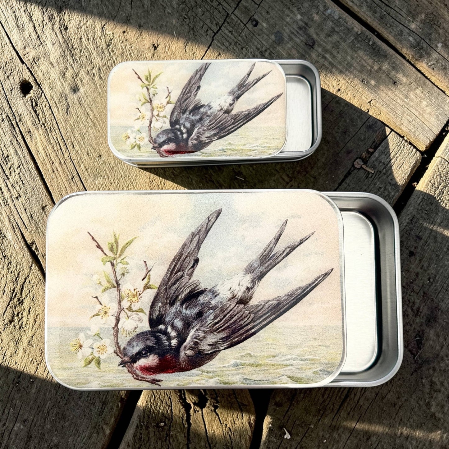 SPRING SWALLOW NOTIONS TIN - LARGE