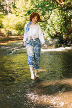 Load image into Gallery viewer, ARTISTS CROPPED PANT - LET THE LIGHT IN DELFT PRINT