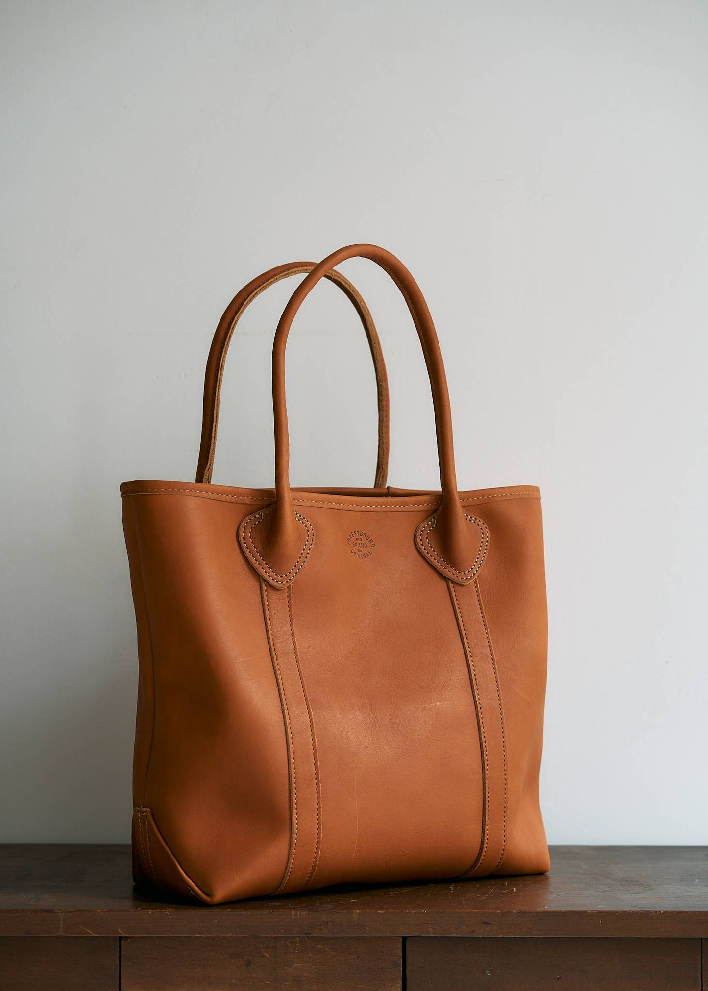 LEATHER PASSENGER TOTE BAG - BROWN