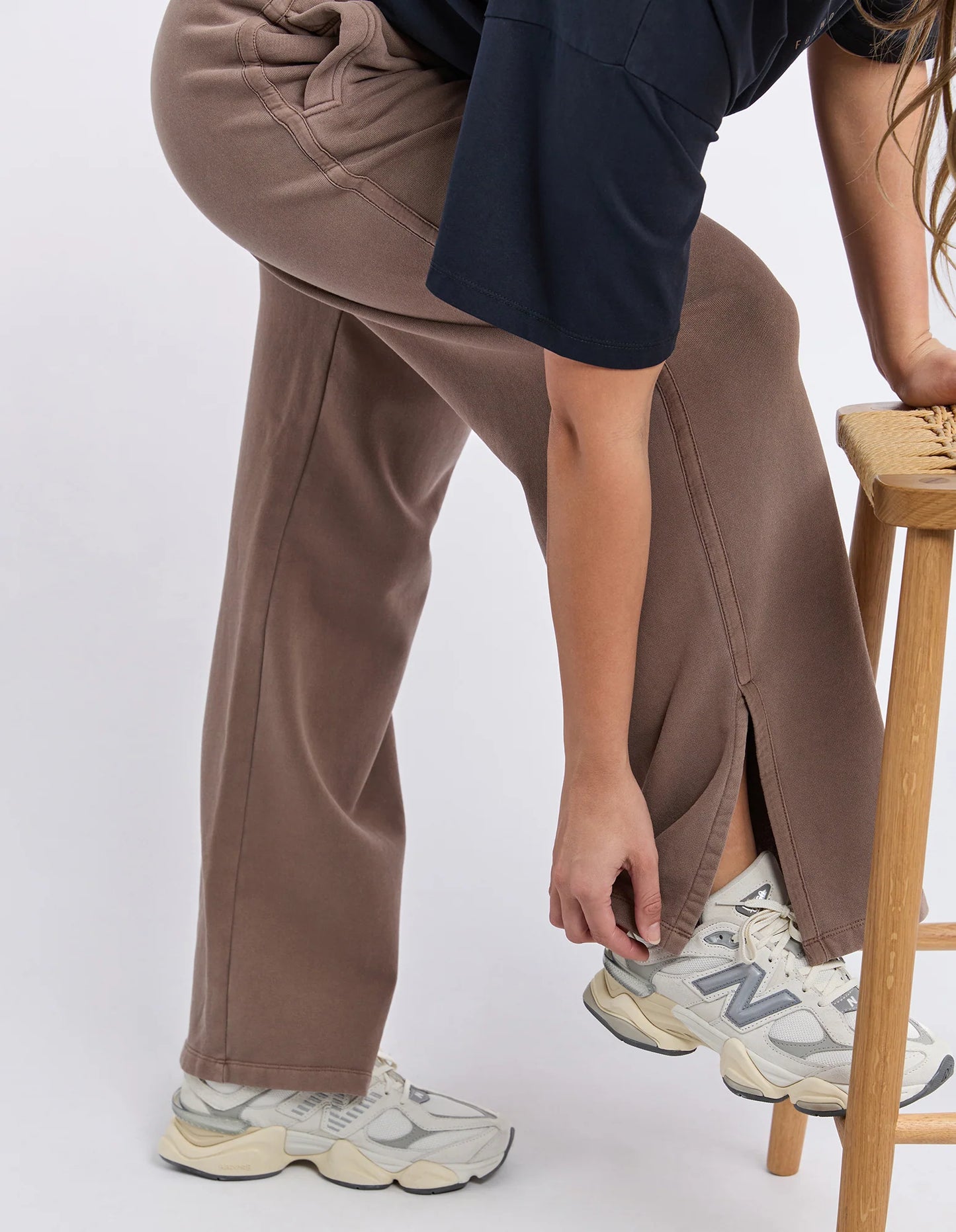 CLASSIC TRACK PANT - BROWN