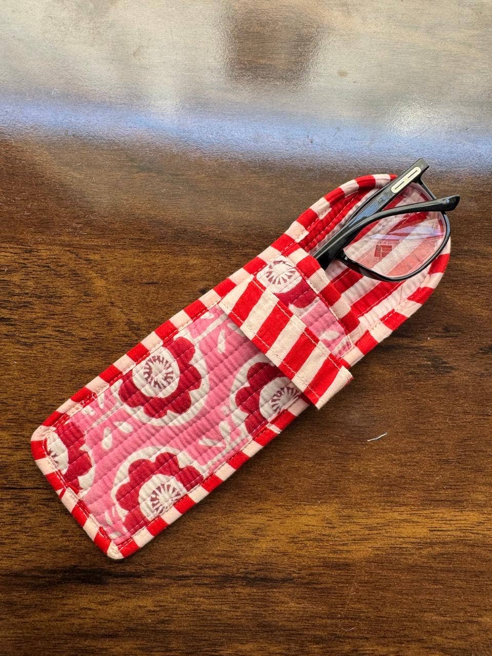 QUILTED COTTON GLASSES CASE - RED & PINK FLORAL