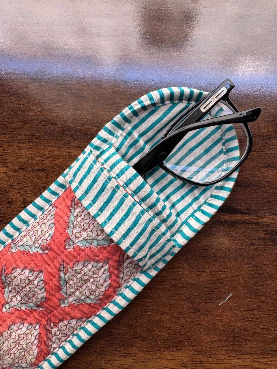 QUILTED COTTON GLASSES CASE - SALMON FLORAL