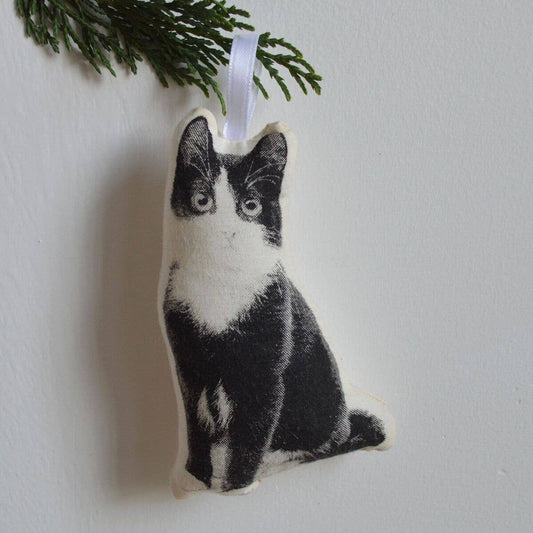BLACK & WHITE KITTEN ORNAMENT