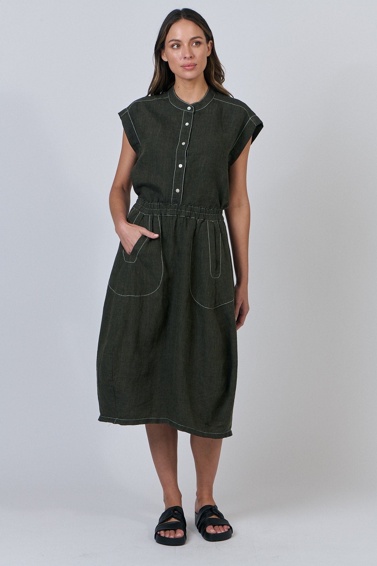 LICORICE CAP SLEEVE LINEN TOP