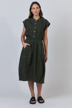 Load image into Gallery viewer, LICORICE CAP SLEEVE LINEN TOP