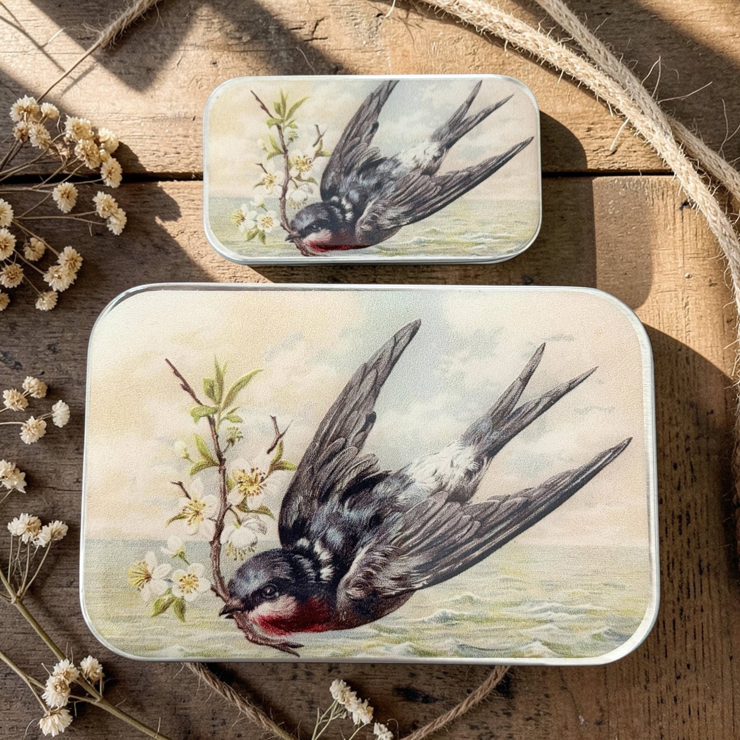 SPRING SWALLOW NOTIONS TIN - LARGE