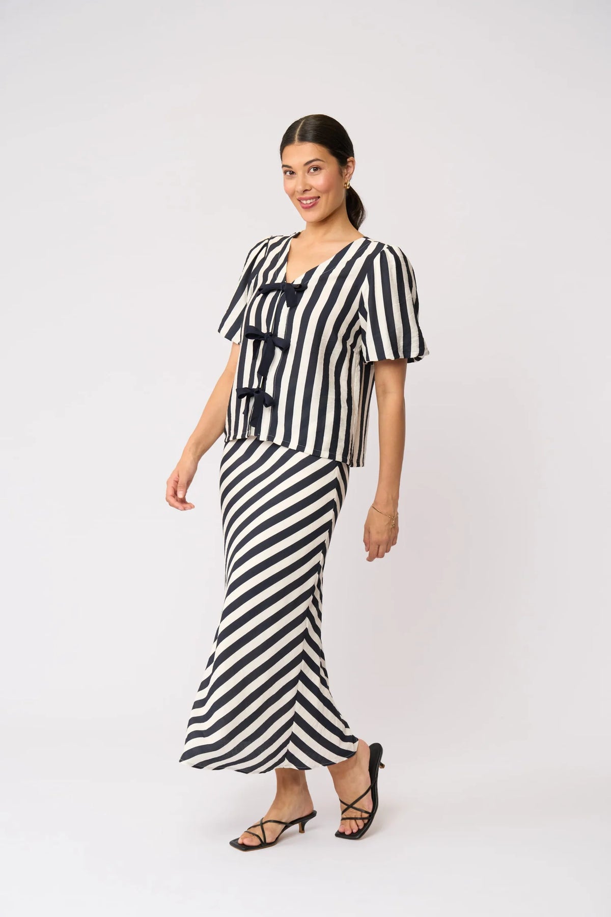 STRIPE RIGHT SKIRT - INK STRIPE
