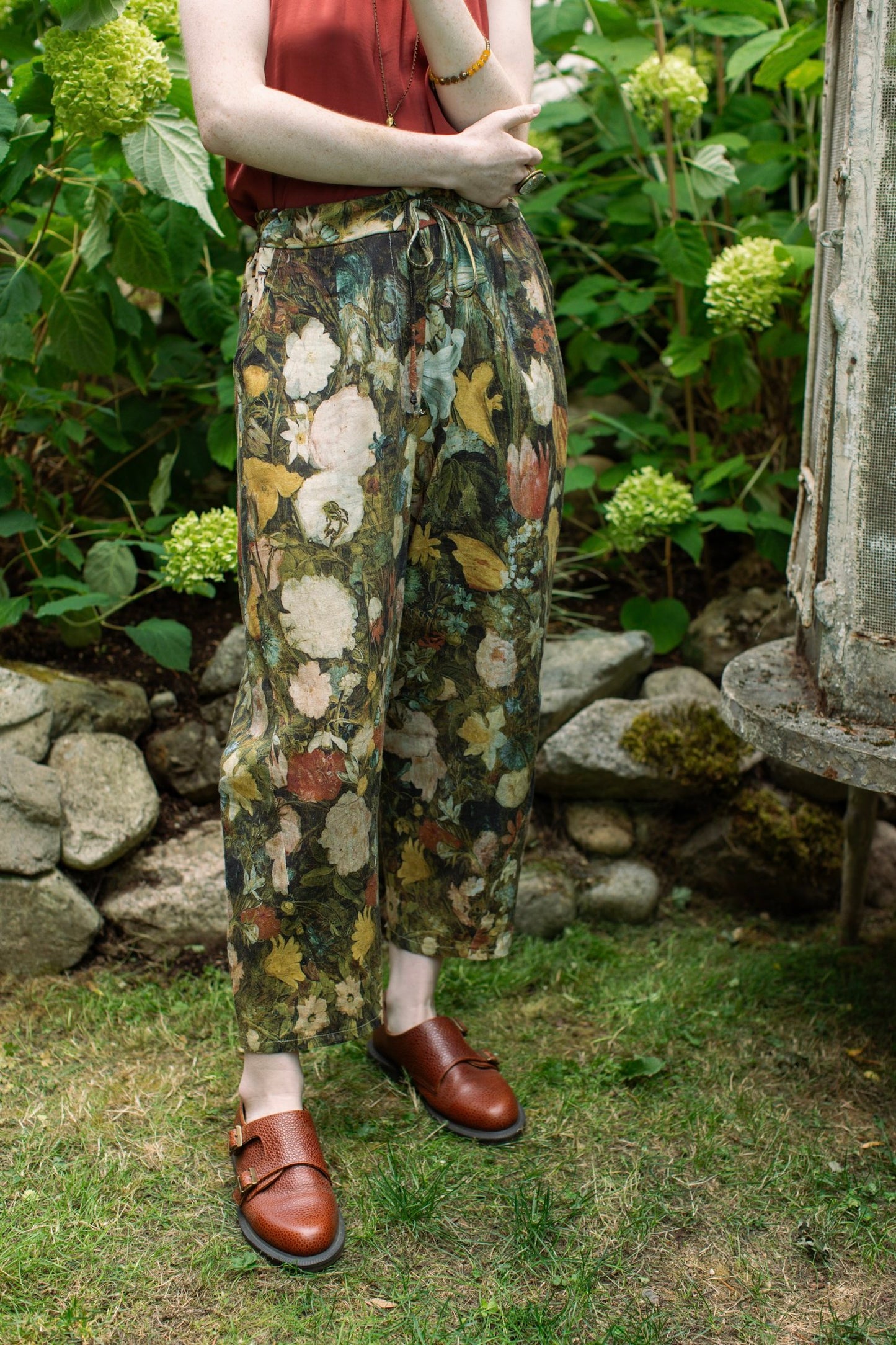 ARTISTS CROPPED PANTS - I DREAM IN FLOWERS
