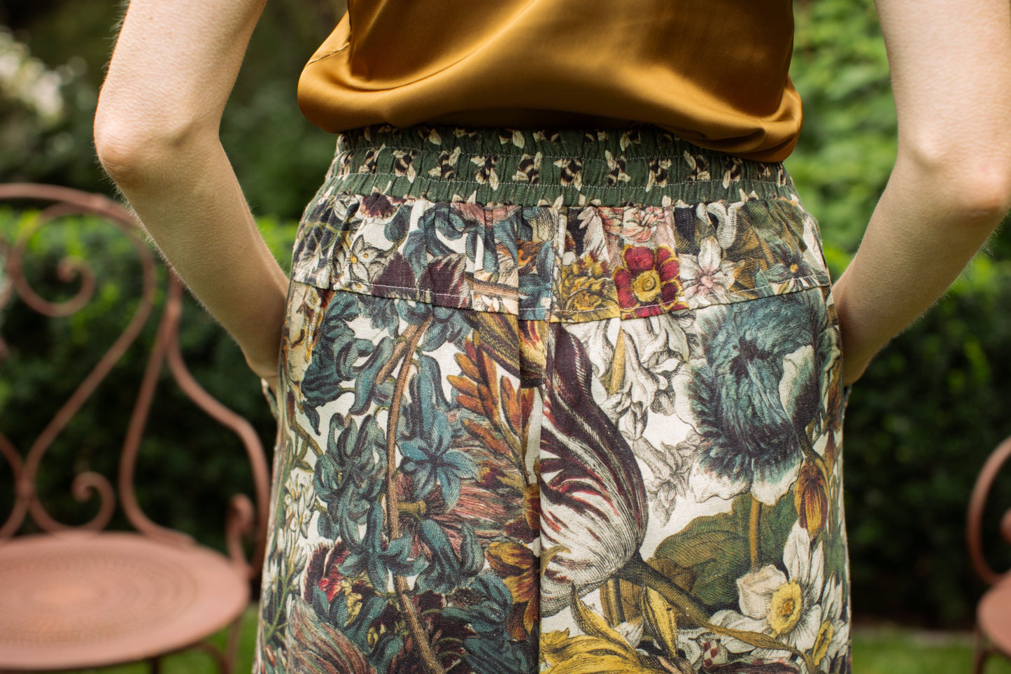 ARTISTS CROPPED PANTS - LINEN FLOWER & BEE
