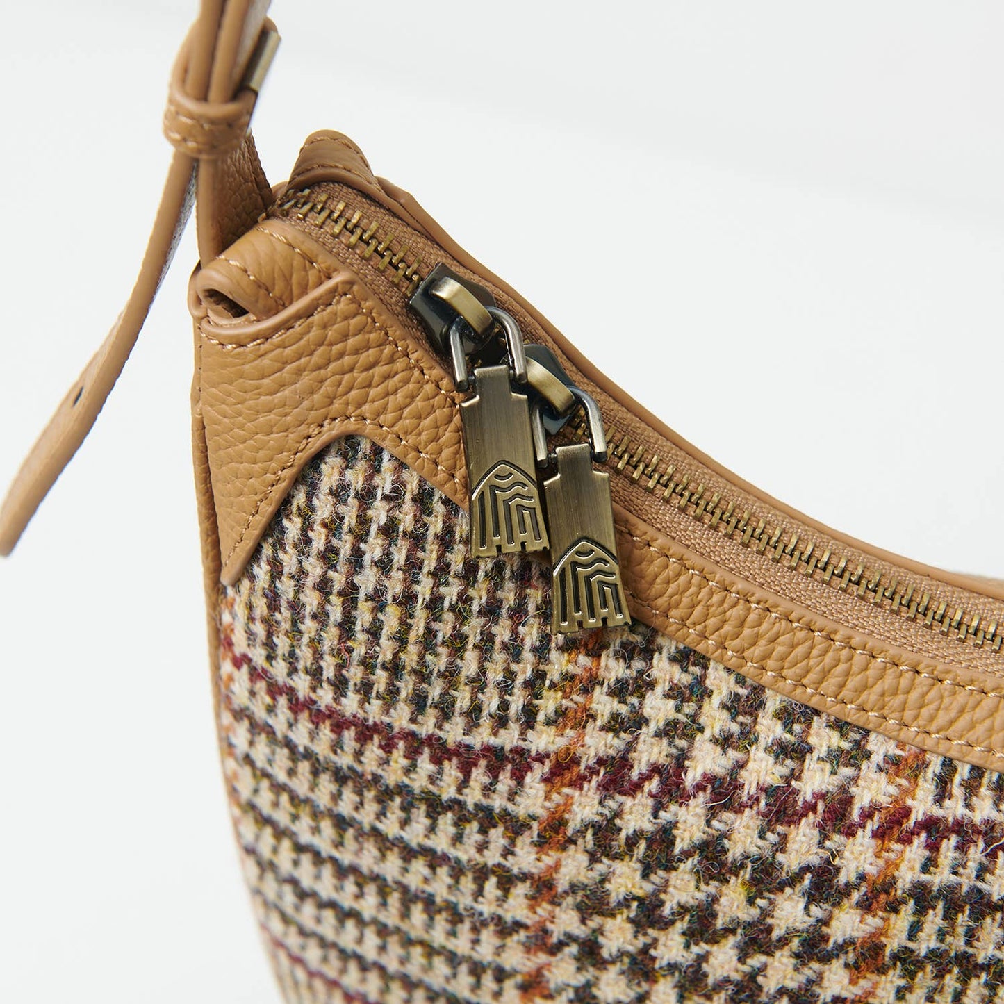THE ELLON - BEIGE DOGTOOTH