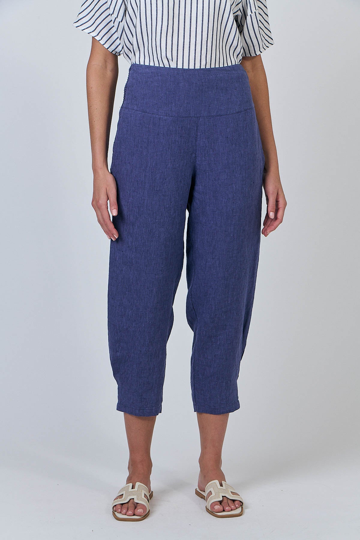 BLUEBERRY LINEN CROPPED PANTS