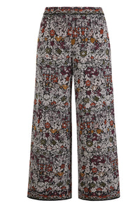 KNITTED PANTS- FLORAL PATTERN