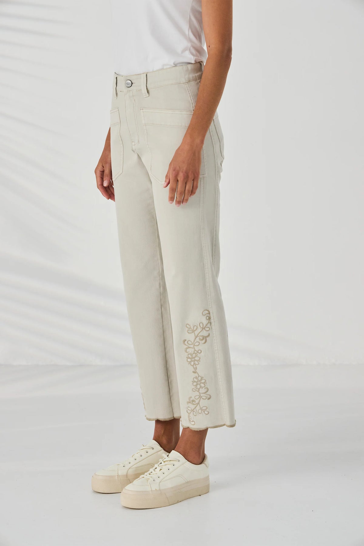 SCALLOP JEAN - ALMOND