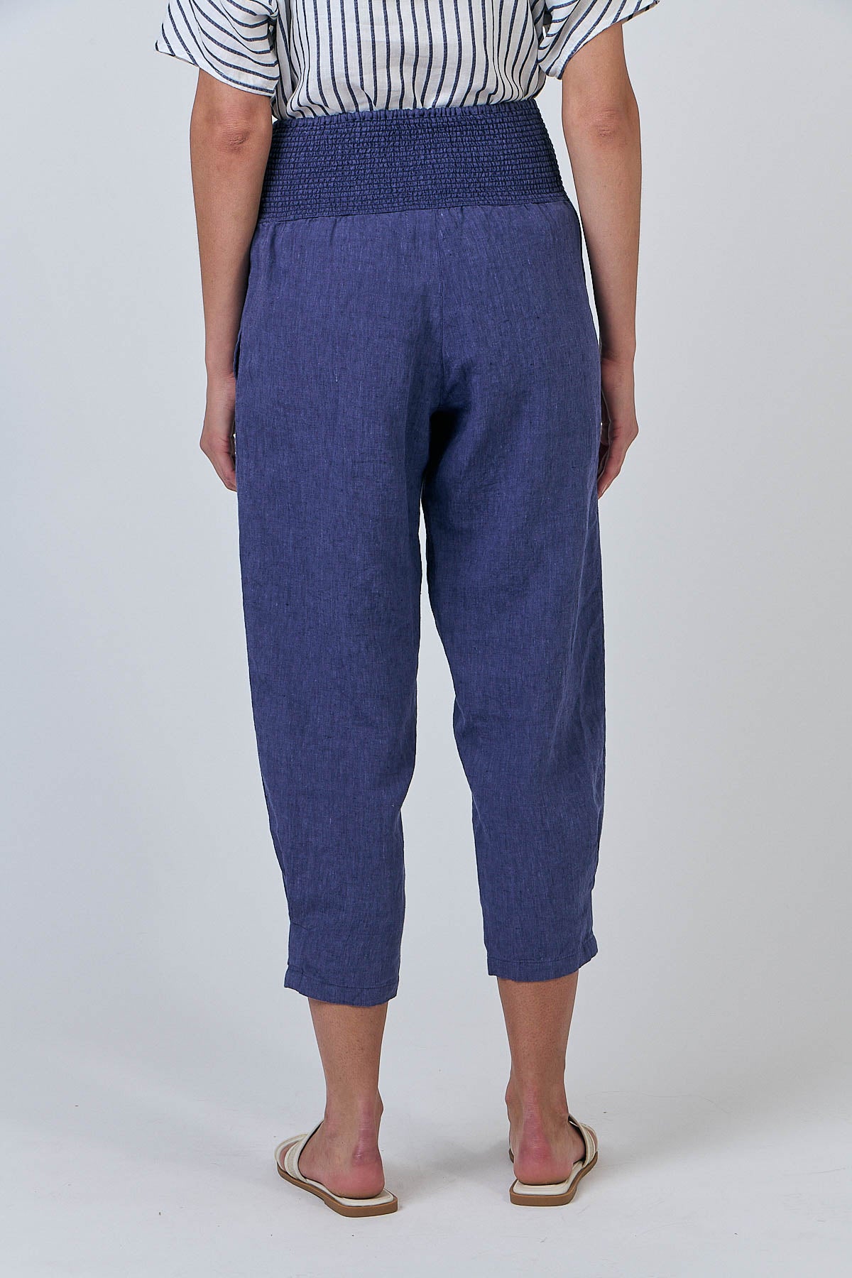 BLUEBERRY LINEN CROPPED PANTS
