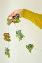 Load image into Gallery viewer, HOLLY AND IVY SEWN GARLAND