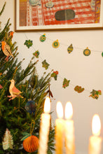 Load image into Gallery viewer, HOLLY AND IVY SEWN GARLAND