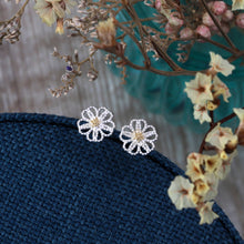 Load image into Gallery viewer, SILVER LACE FLOWER EARRINGS
