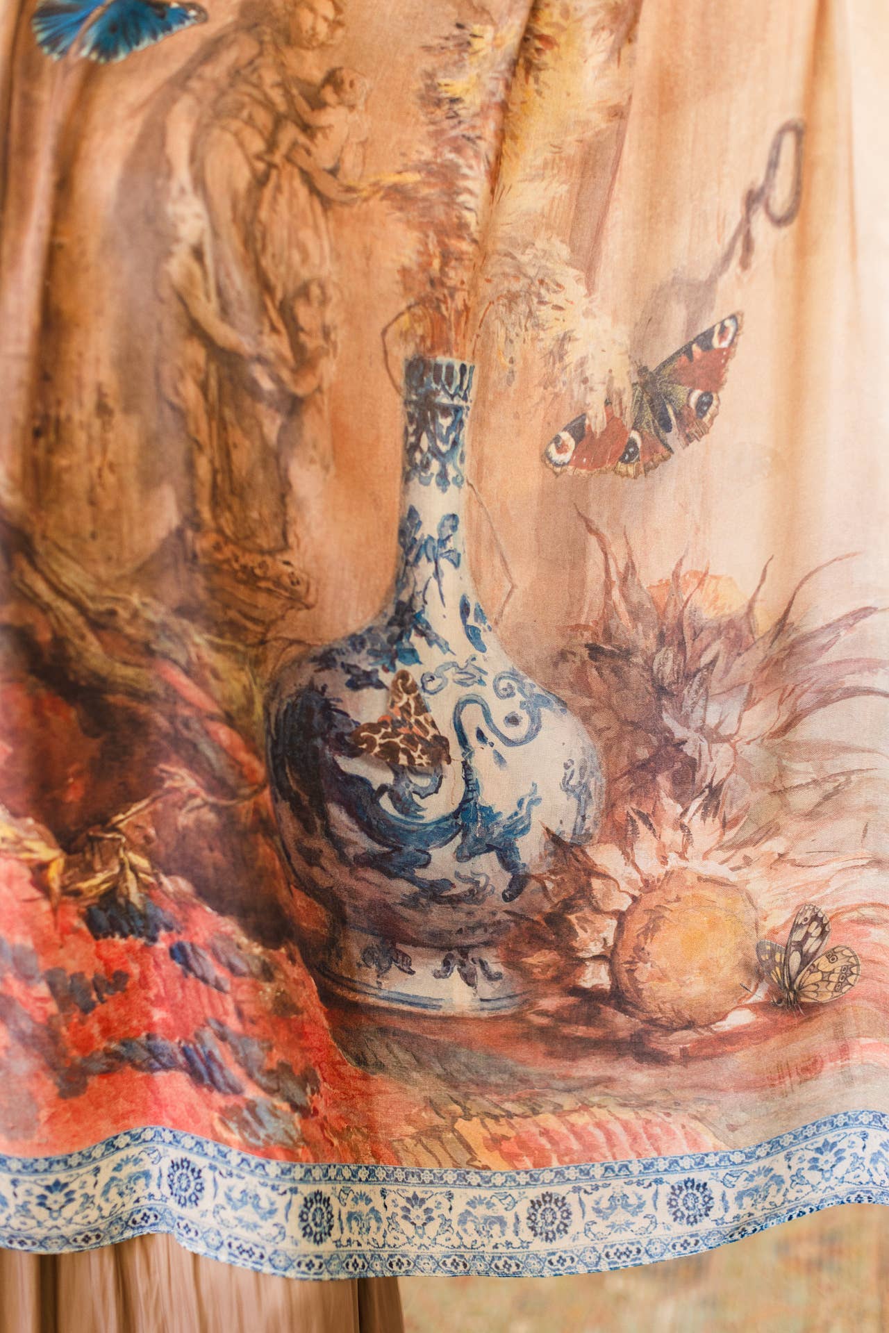 THE STORYTELLER SCARF WITH CHINOISERIE & SUNFLOWERS