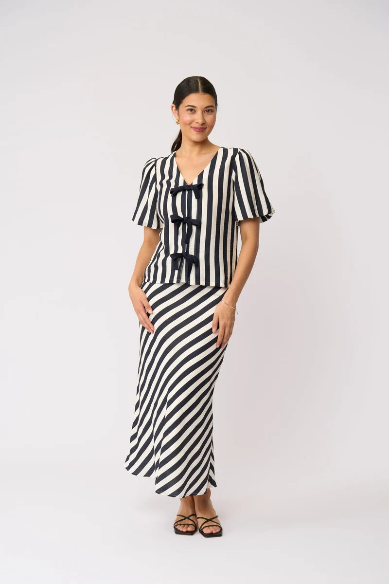 STRIPE RIGHT SKIRT - INK STRIPE
