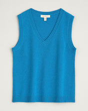 Load image into Gallery viewer, EAST VIEW VEST V-NECK - SAILBOATS