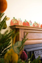 Load image into Gallery viewer, CHRISTMAS PUDDING CONCERTINA GARLAND