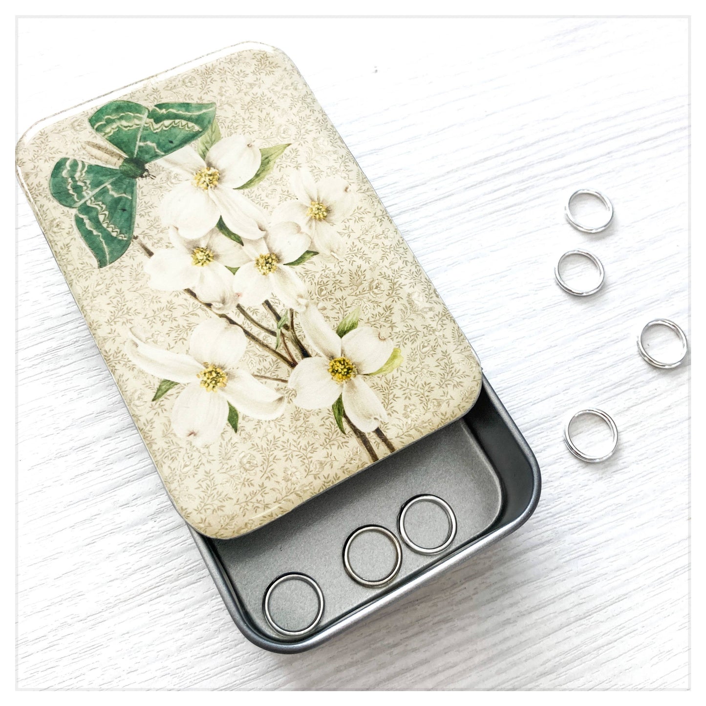GREEN MOTH & DOGWOOD NOTIONS TIN - LARGE