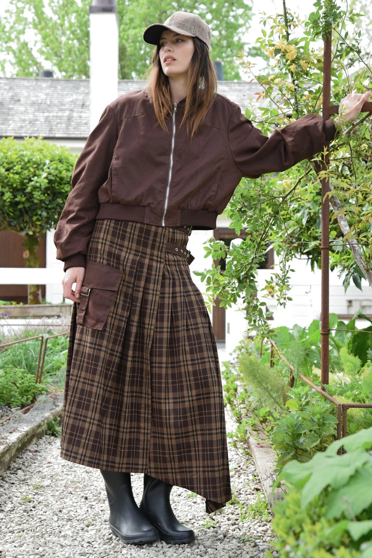 PEOPLE PLEATS-ER SKIRT  - CHOCOLATE CHECK